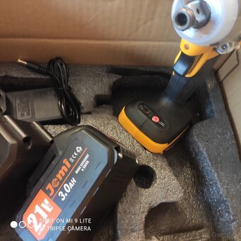 Predám nový akumulátorový rázový uťahovák - 1/2" - 5