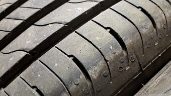 Predám 4ks skoro nové letné 205/60r16-92H Good Year - 5