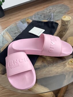 GIVENCHY ružové šľapky -41 - 5