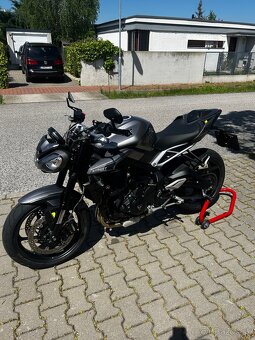 4/2024 Triumph Street Triple 765R - 5
