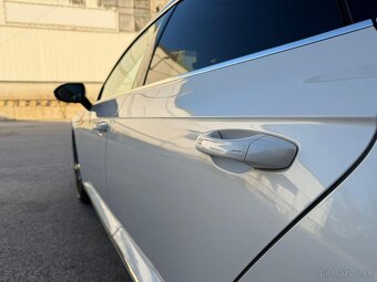 Volkswagen Arteon Shooting Brake R-LINE 2.0 TDI 147kw 4x4
- 5