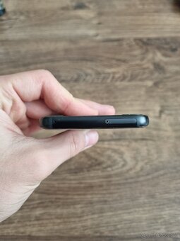 Predám Samsung A5 2017 - 5