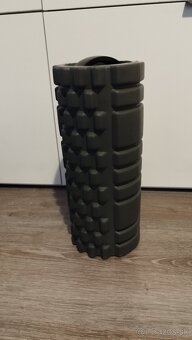 Masážny vibračný valec Gymbeam - 5