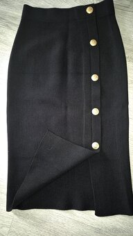 Úpletová sukňa so zlatými gombíkmi - 5