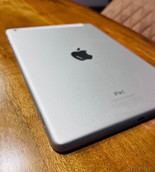 Predám iPad Air - 5