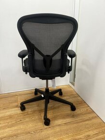 Kancelárska stolička Herman Miller Aeron Remastered New - 5