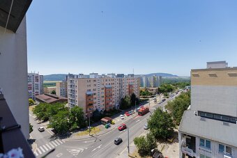 Garáž, 4 izby, 2 loggie a to všetko v samom srdci Dlhých Die - 5
