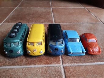 Stare hracky - 5x Stare auticko - 5