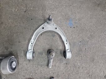 Volkswagen Touareg predné ramená - 5