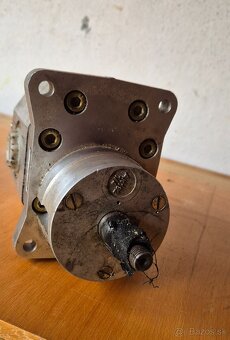 Predám hydraulické čerpadlo ZL-HYDRAL-WROCLAW PZ2-KP225 - 5