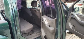 Predám Nissan navara r.v.2006 2.5l 126kw - 5