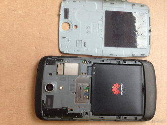 Starsi mobil smartfon Huawei Ascend G300 - 5