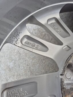Hyundai Tucson 225/60 r17 - 5