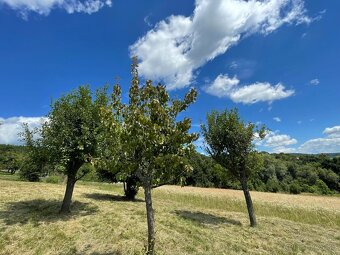 Na predaj pozemok s povolením na výstavbu RD - 5