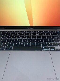 MacBook Air 13” M1 – Space Gray - výborný stav, - 5