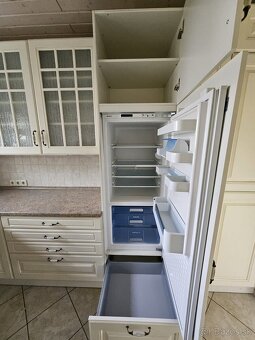 Moderná kuchynská linka so spotrebičmi - 5