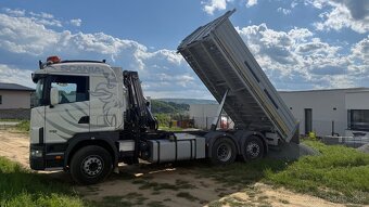 Nákladná doprava sklápač s hydraulickou rukou, zemné práce - 5