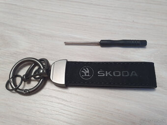 kožená klúčenka skoda, volkswagen, peugeot - 5