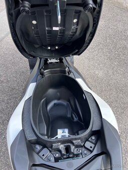 YAMAHA NMAX 125 - 5