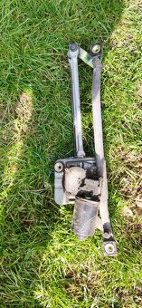 Mondeo MK 2 jednotky, motorček stieračov - 5