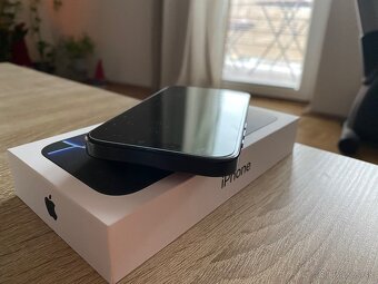 Predam Apple iPhone 16 pro 256gb black 2 roky zaruka - 5