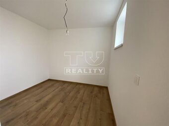Moderný a priestraný 4-izbový dom (114 m2) na pozemku... - 5