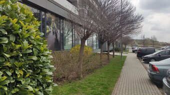 Lukratívny veľkometrážny obchodný priestor na predaj – inves - 5