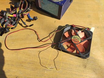 Počítačový zdroj epsilon 80plus 700W - 5