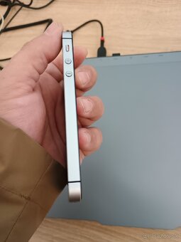 Apple iPhone SE 32GB - 5