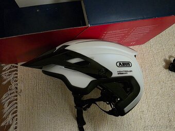 Cyklistická prilba ABUS Montrailer Polar White - 5