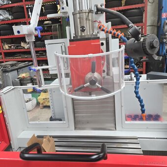 nástrojárska CNC frézka EMCO so Sinumerik 828D - 5