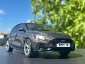 FORD zberatelsky model v mierke 1:18. - 5