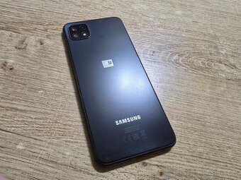 Samsung A22 5G v super stave bez prasklin ci inych poskodeni - 5