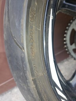 Predám zadné koleso na Yamaha R1 - 5