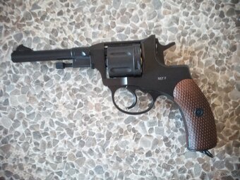 Vzduchový revolver CO2 - 5