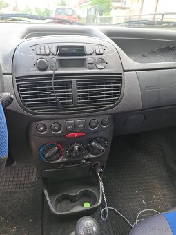 Fiat Punto 1.2 - 5