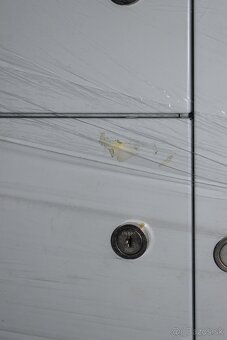Skriňa na výdaj pracovného oblečenia s 10 priehradkami - 5