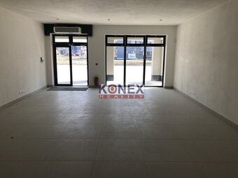 Obchodný priestor 36 m2 v biznis centre AWIN, Michalovce - 5