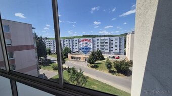 Garsónka 30 m2 v centre Brezová pod Bradlom - 5
