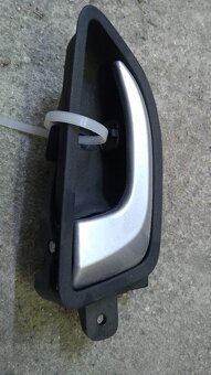 HYUNDAI i30 zámok ,kľučka ,motorček, tapacír - 5
