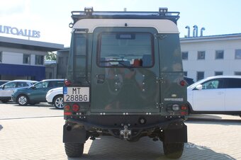 Land Rover Defender 2,4 TDCi 90 kW 110 SW 4x4 - 5