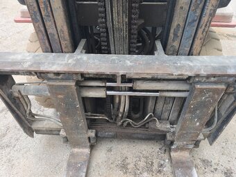 Paletizacne vydli s posuvom - 5