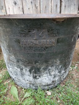 Staré liatinové hrnce s nápisom - 5