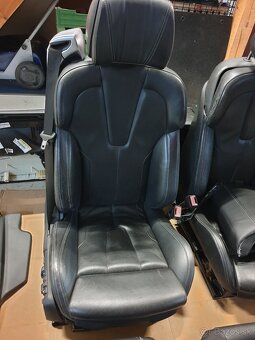 Interier M6 black - 5