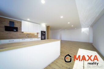 Predaj veľkometrážny 3- izbový byt, Prievidza - 5