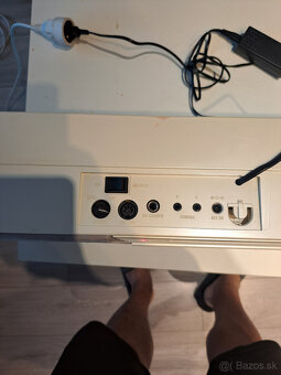 Korg SP 170 klavír. - 5