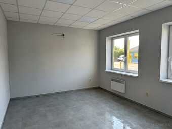 Skladové priestory v oplotenom areáli s vrátnikom - 5