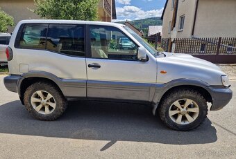 Nissan terrano - 5