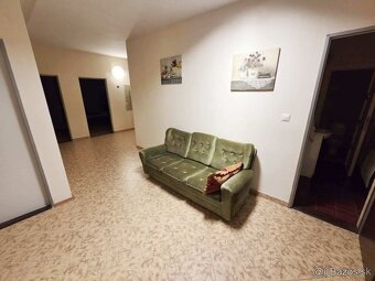 Prenájom veľký 2-izbový byt v centre na pešej zóne v Štúrov - 5