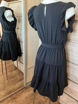 Predám nádherné čierne šaty, S/M - 5